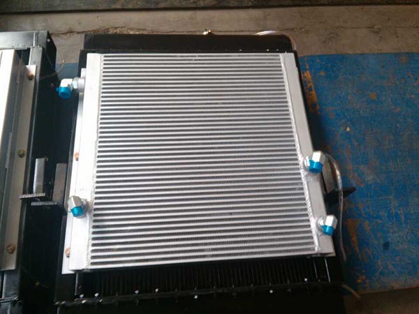 压路机液压油散热器