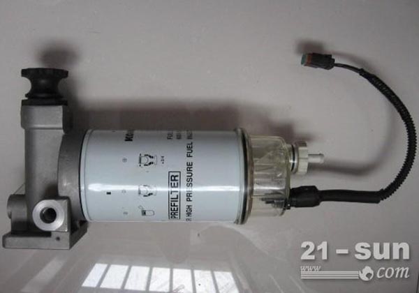 挖掘机油水分离器总成