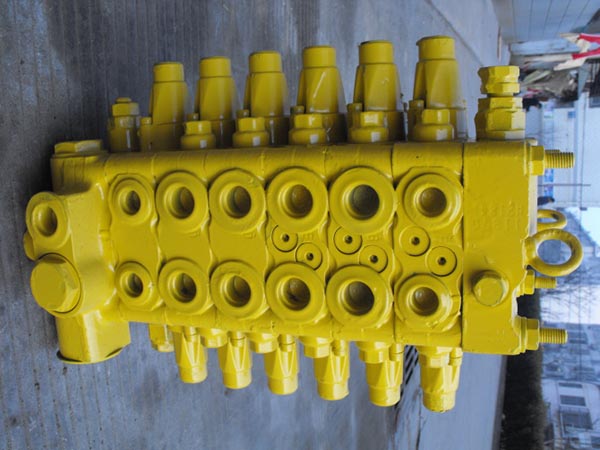 小松挖掘机分配阀