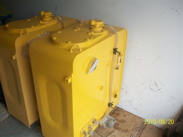 挖掘机液压油箱